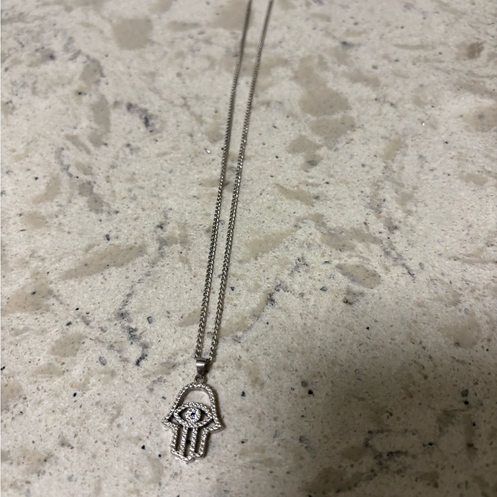 🌻SOLD🌻 Silver Hamsa Pendant Necklace